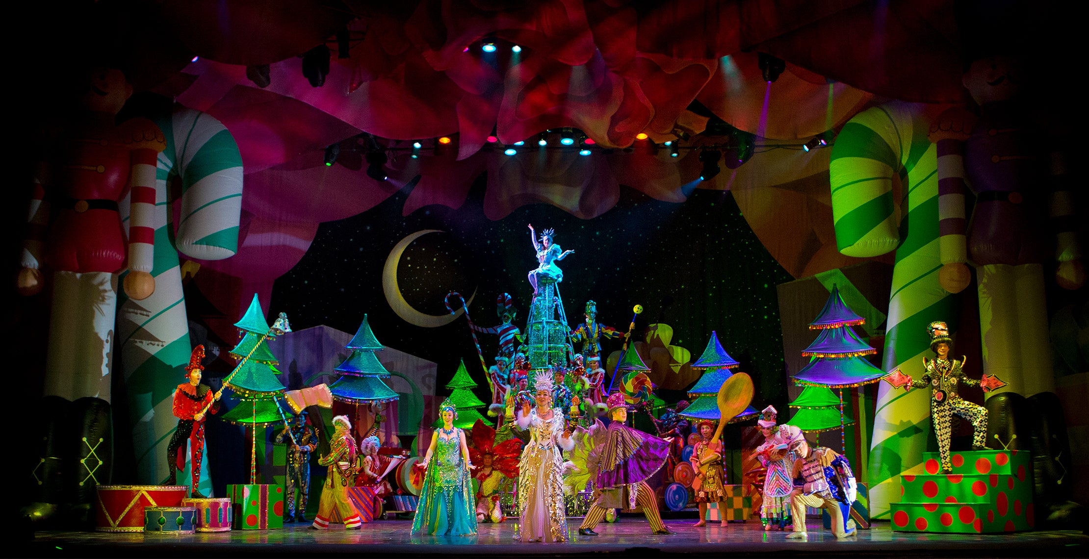 Cirque Dreams Holidaze